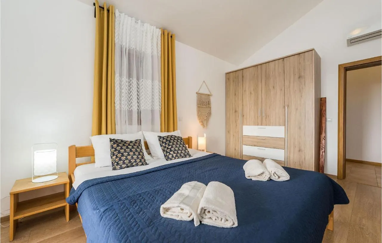 Amazing Home In Muline With Wifi Donje Selo