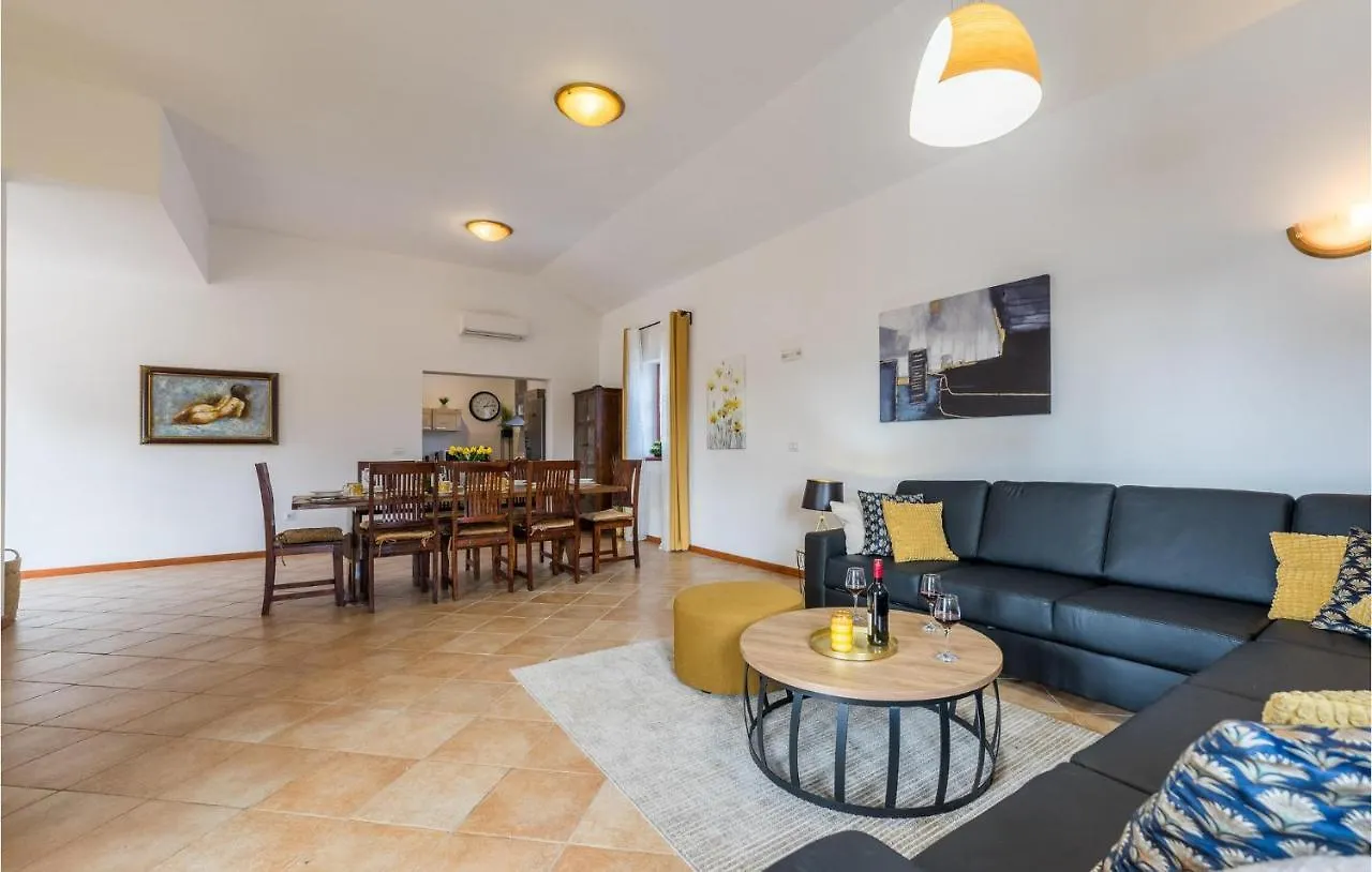 Holiday home Amazing Home In Muline With Wifi Donje Selo