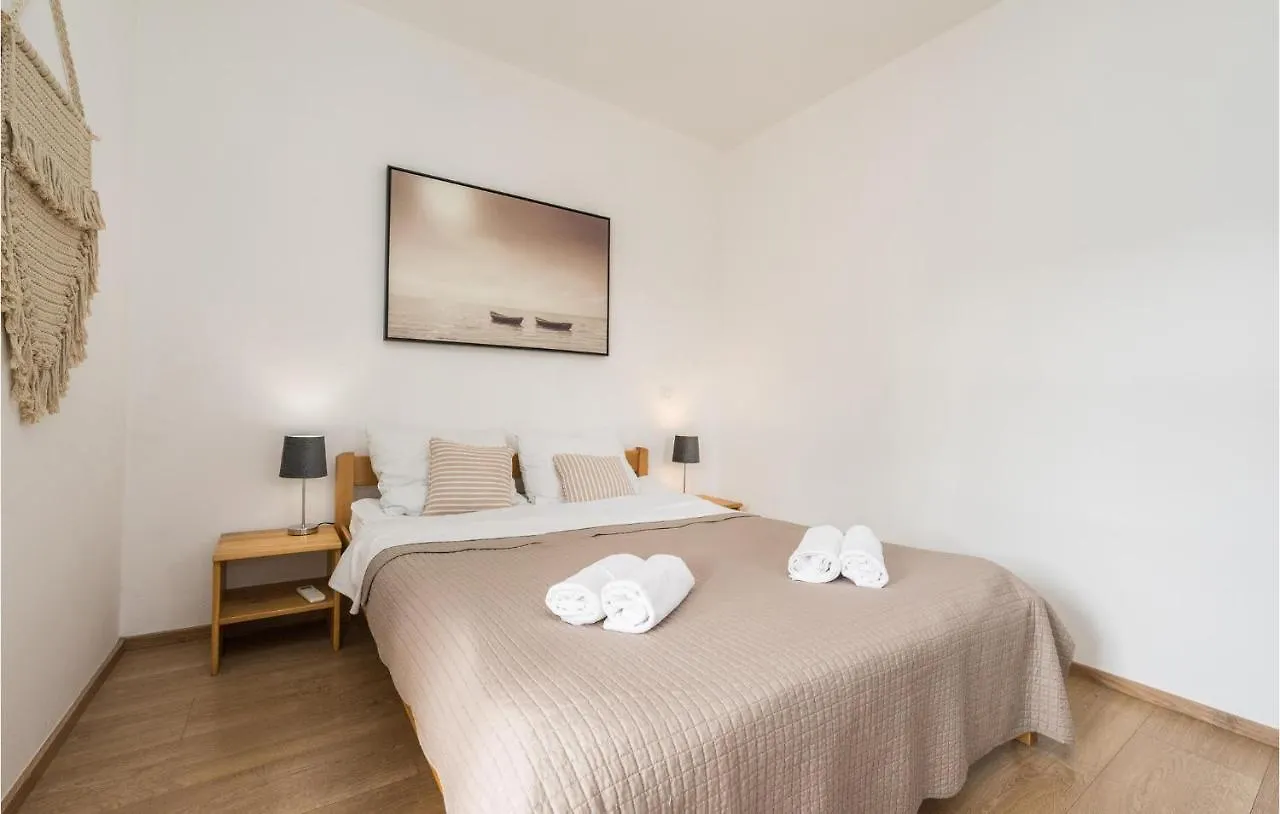 Amazing Home In Muline With Wifi Donje Selo