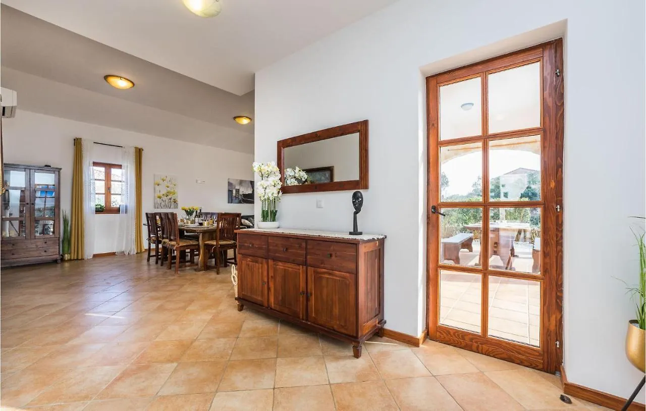 Amazing Home In Muline With Wifi Donje Selo