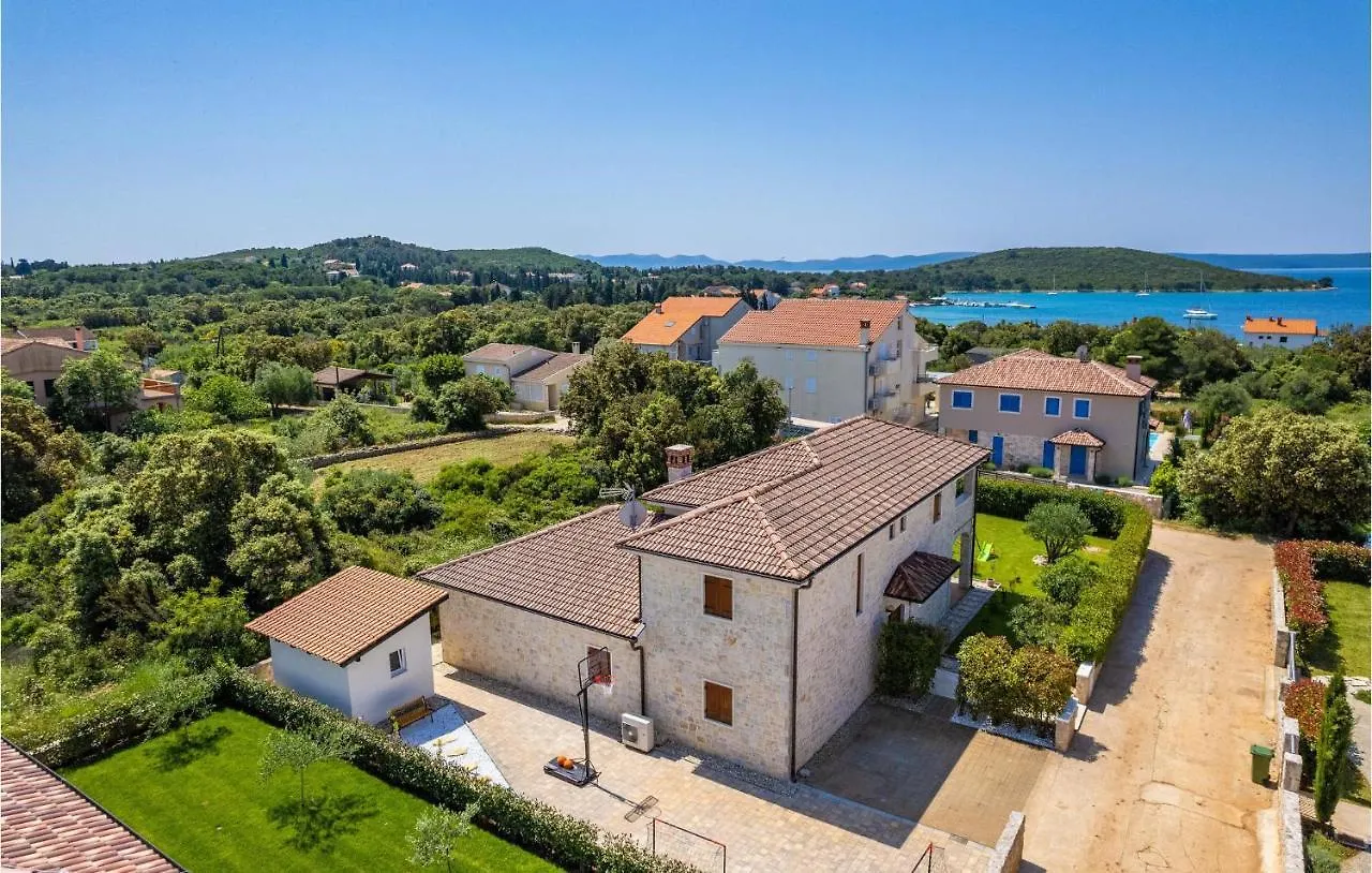 Amazing Home In Muline With Wifi Donje Selo Croatia