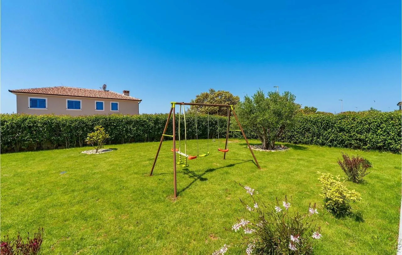 Amazing Home In Muline With Wifi Donje Selo